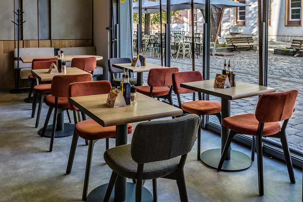 Restaurantmöbel beschaffen